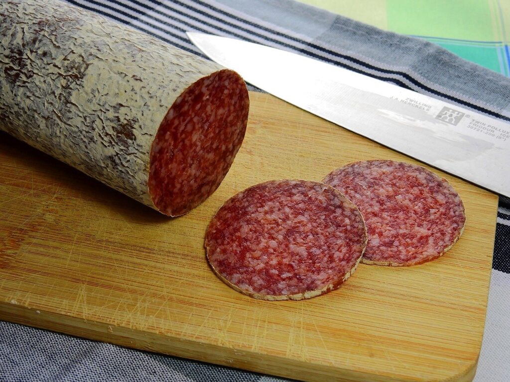 ビーフジャーキーは食べすぎても太らない？