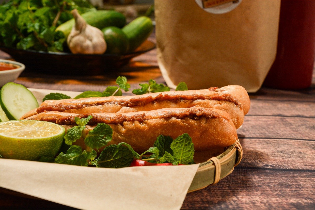 電車の中で飲食するのはNG？